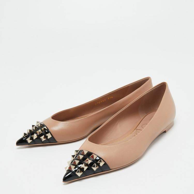 Pre Owned Valentino Beige/Black Leather Rockstud Ballet Flats Size 37.5