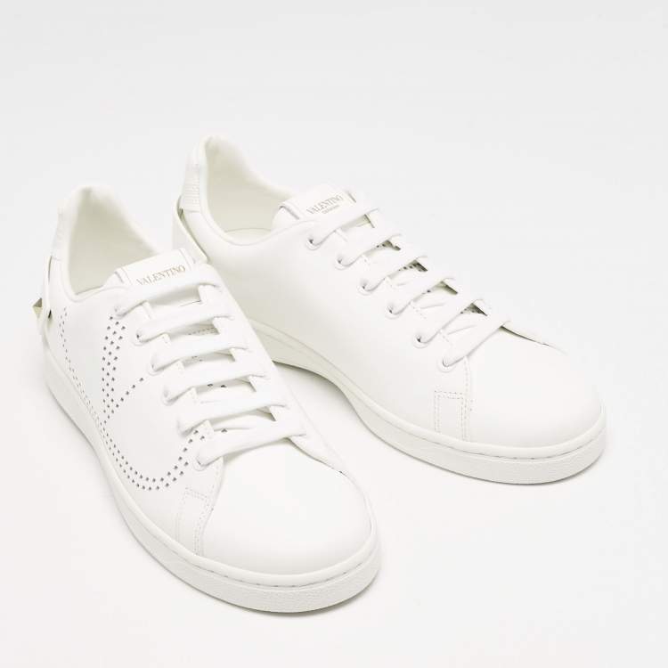 مملوكة مسبقًا Valentino White Leather Bianco Backnet Low Top Sneakers Size 39.5