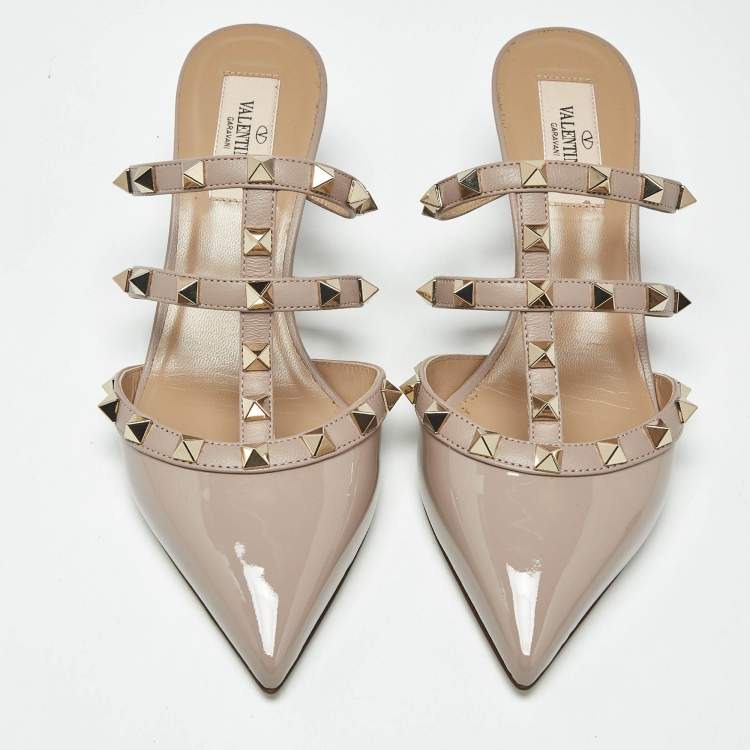 Pre Owned Valentino Beige Leather and Patent Leather Rockstud Mules Size 35.5