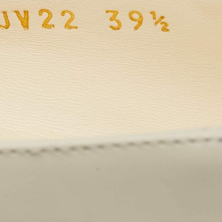 Pre Owned Valentino VLogo Size 39.5 Cream Leather Ballet Flats