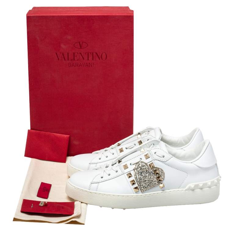 Pre Owned Valentino White Heart Embroidered Leather Rockstud Untitled Sneakers Size 38