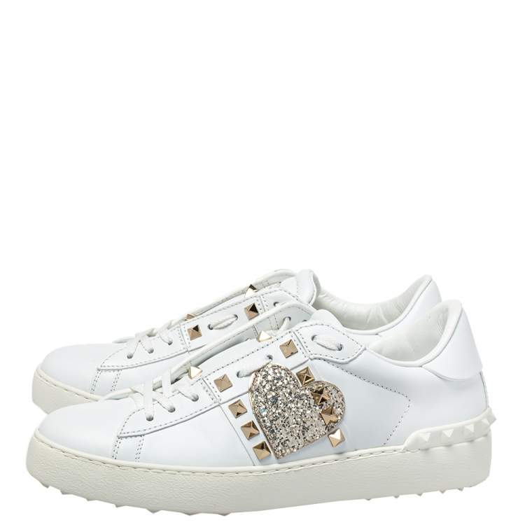 Pre Owned Valentino White Heart Embroidered Leather Rockstud Untitled Sneakers Size 38