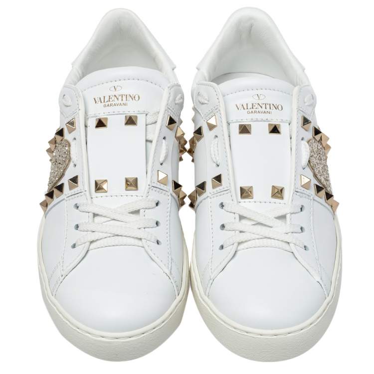 Pre Owned Valentino White Heart Embroidered Leather Rockstud Untitled Sneakers Size 38