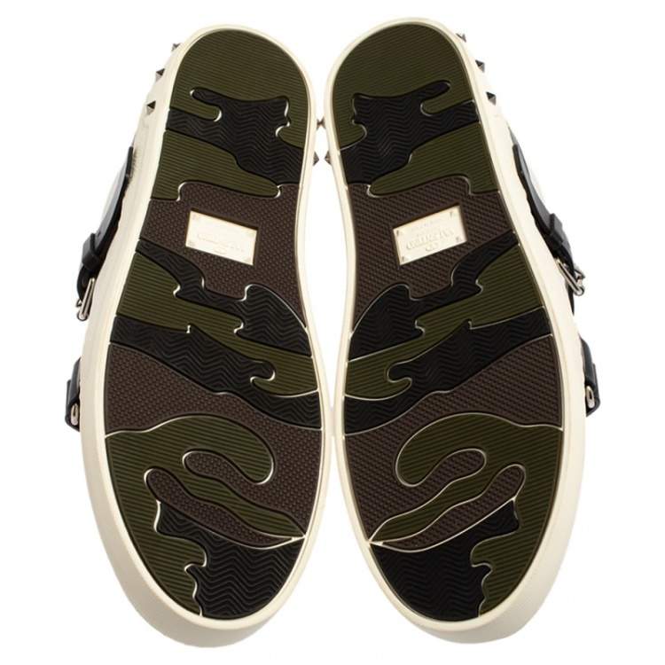 مملوكة مسبقًا Valentino White/Black Leather Buckle Strap Rockstud Sneakers Size 40