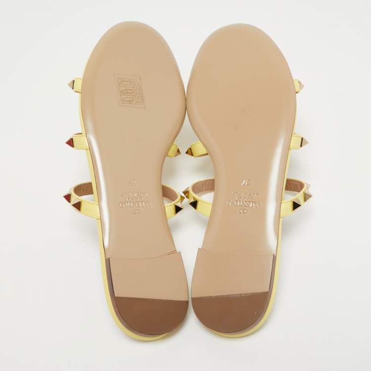Pre Owned Valentino Light Yellow Leather Rockstud Flat Slides Size 37