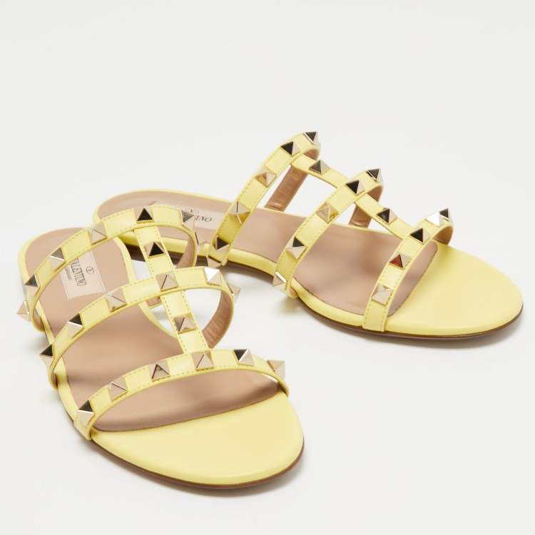 Pre Owned Valentino Light Yellow Leather Rockstud Flat Slides Size 37