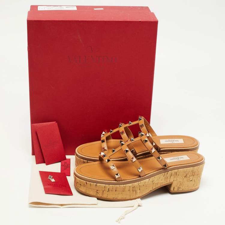 Pre Owned Valentino Brown Leather Rockstud Slide Sandals Size 39