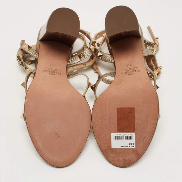 مملوكة مسبقًا Valentino Metallic Leather Rockstud Ankle Strap Sandals Size 35
