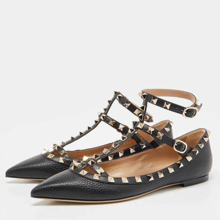 مملوكة مسبقًا Valentino Black Leather Rockstud Flat Ankle Strap Sandals Size 37