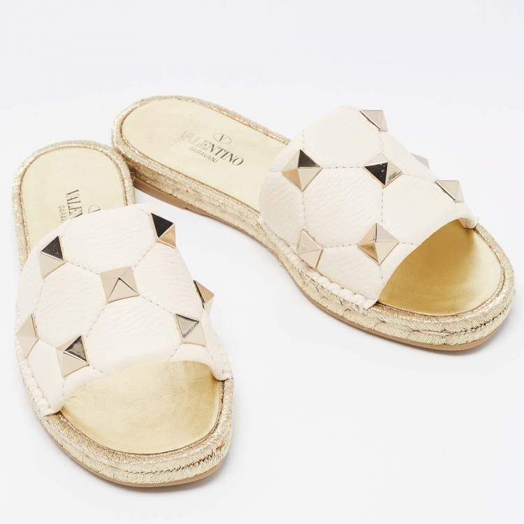 Pre Owned Valentino White Leather Roman Stud Raffia Flat Slides Size 40