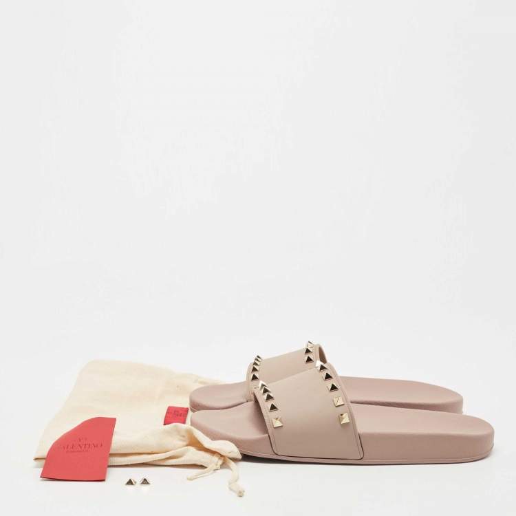 Pre Owned Valentino Green Rubber Rockstud Flat Slides Size 40
