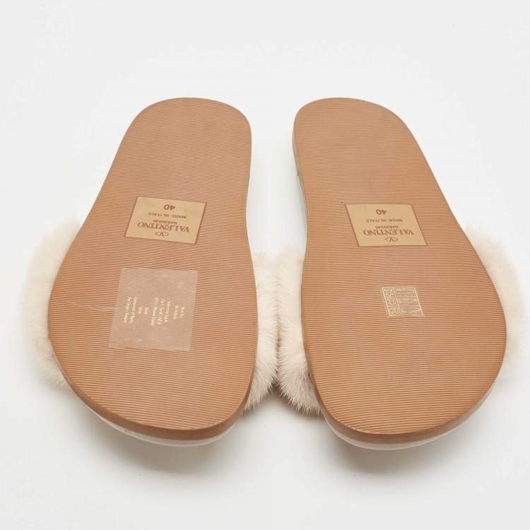 Pre Owned Valentino White Cream Fur Rockstud Flat Slides Size 40