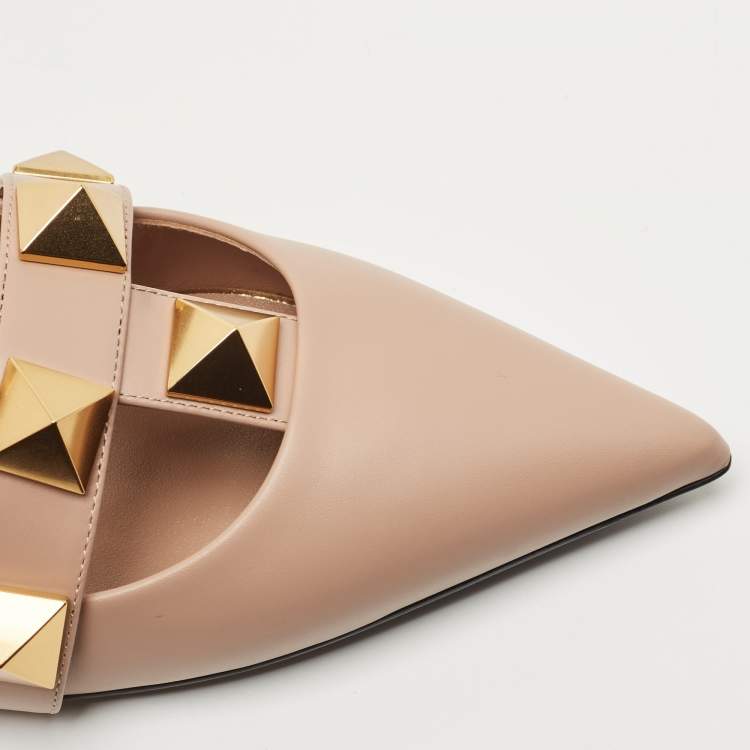 Pre Owned Valentino Beige Leather Roman Stud Pointed Toe Ankle Cuff Flat Sandals Size 39