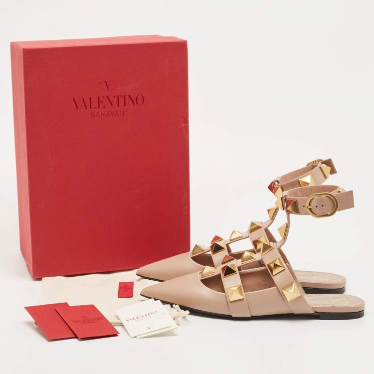 Pre Owned Valentino Beige Leather Roman Stud Pointed Toe Ankle Cuff Flat Sandals Size 39