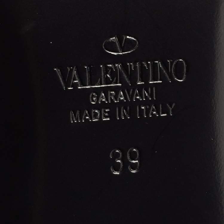 Pre Owned Valentino Beige Leather Roman Stud Pointed Toe Ankle Cuff Flat Sandals Size 39