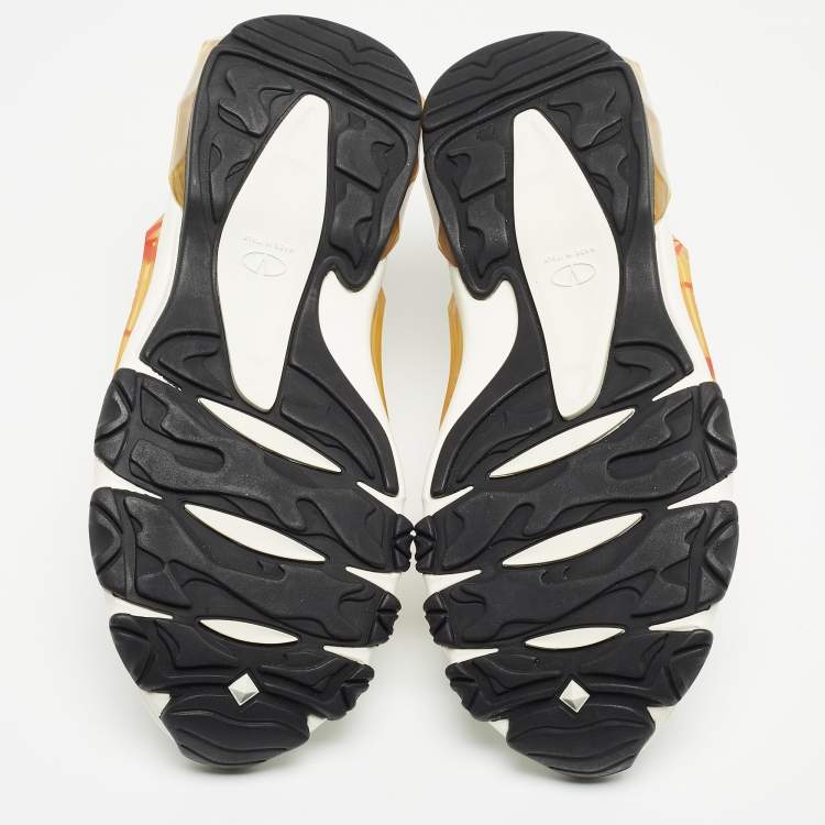 مملوكة مسبقًا Valentino White Leather Bounce LOVE Sneakers Size 38