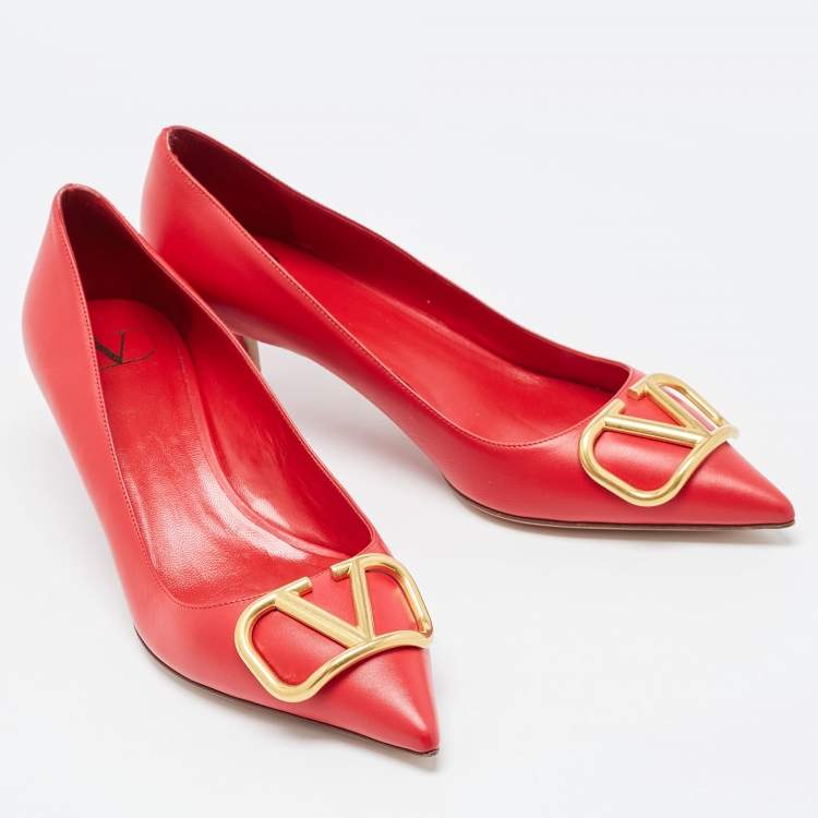 Pre Owned Valentino Red Leather Escape V logo Pumps Size 38.5