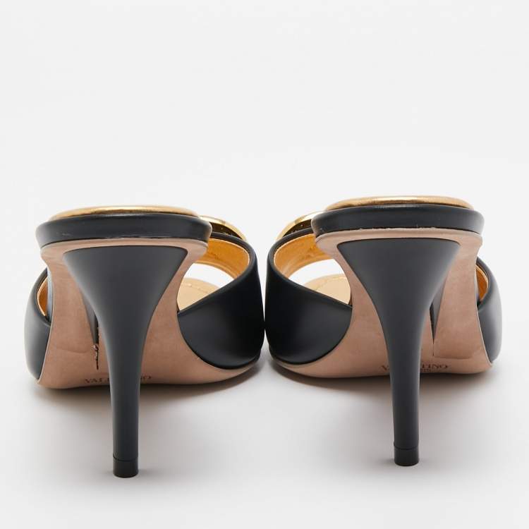 Pre Owned Valentino Black Leather Rockstud  Mules Size 37