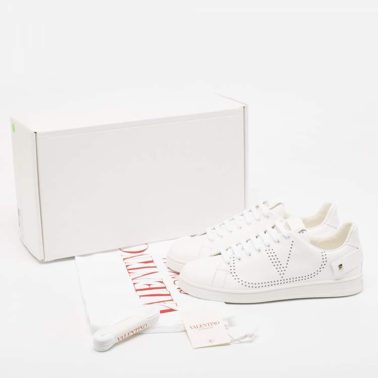 Pre Owned Valentino White Leather Rockstud Low Top Sneakers Size 39.5