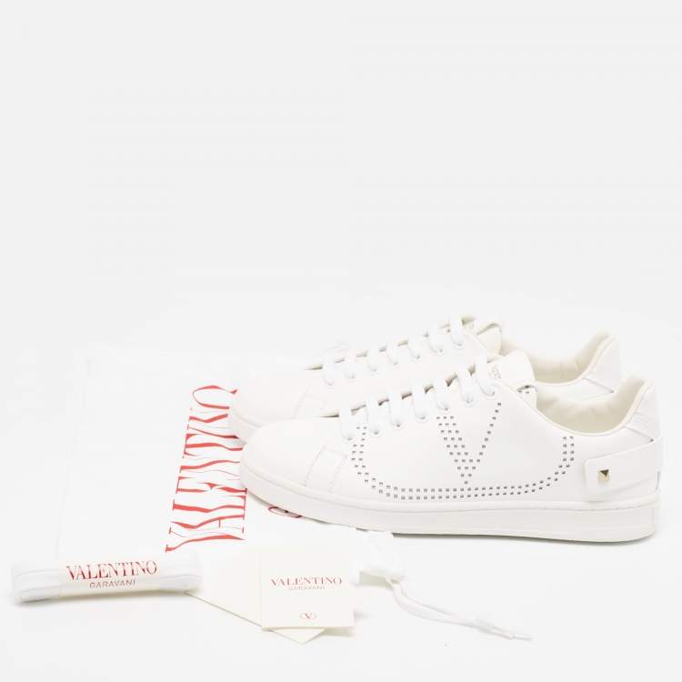 Pre Owned Valentino White Leather Backnet Rockstud Low Top Sneakers Size 39.5