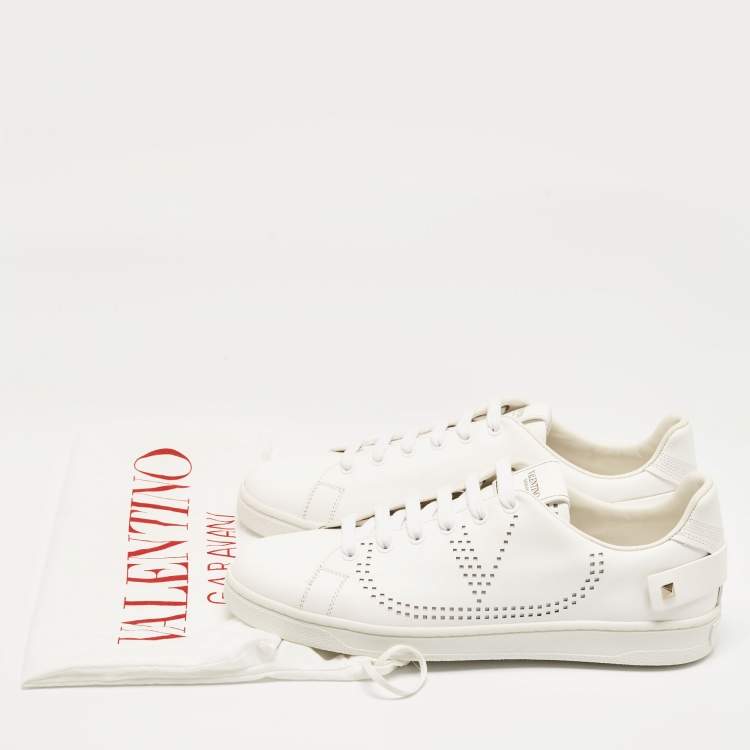 Pre Owned Valentino White Leather Rockstud Low Top Sneakers Size 39