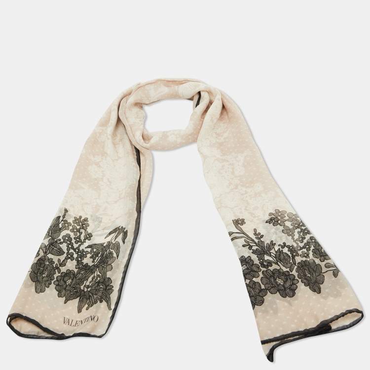 مملوكة مسبقًا Valentino Cream Floral Lace Print Silk Stole