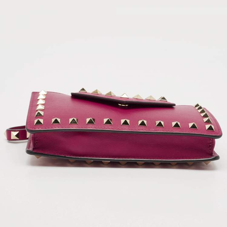 Pre Owned Valentino Magenta Leather Rockstud Phone Case Pouch