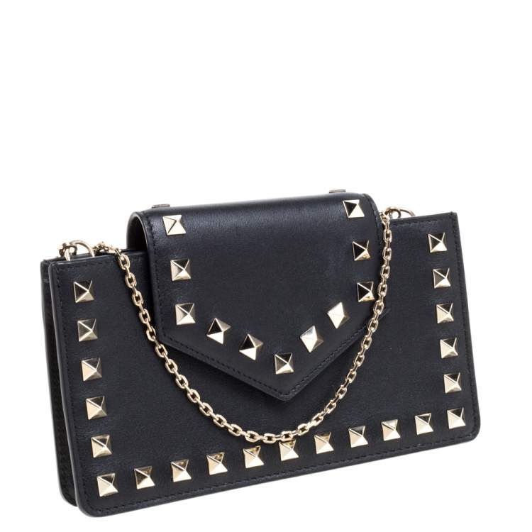 Pre Owned Valentino Black Leather Rockstud Chain Phone Case