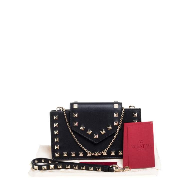 Pre Owned Valentino Black Leather Rockstud Chain Phone Case