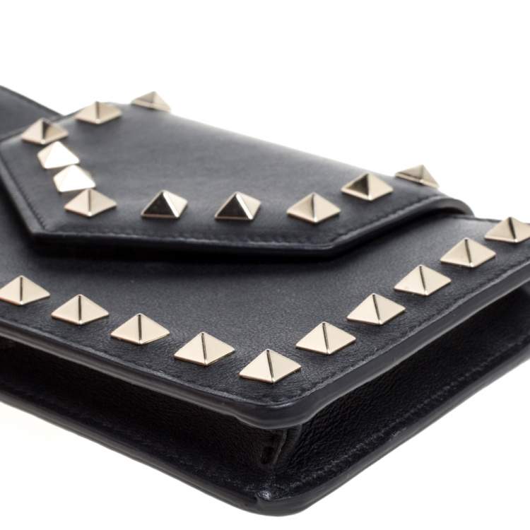 Pre Owned Valentino Black Leather Rockstud Chain Phone Case
