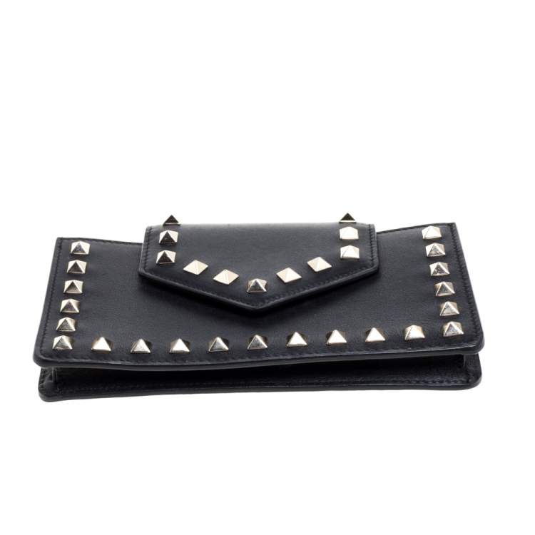 Pre Owned Valentino Black Leather Rockstud Chain Phone Case