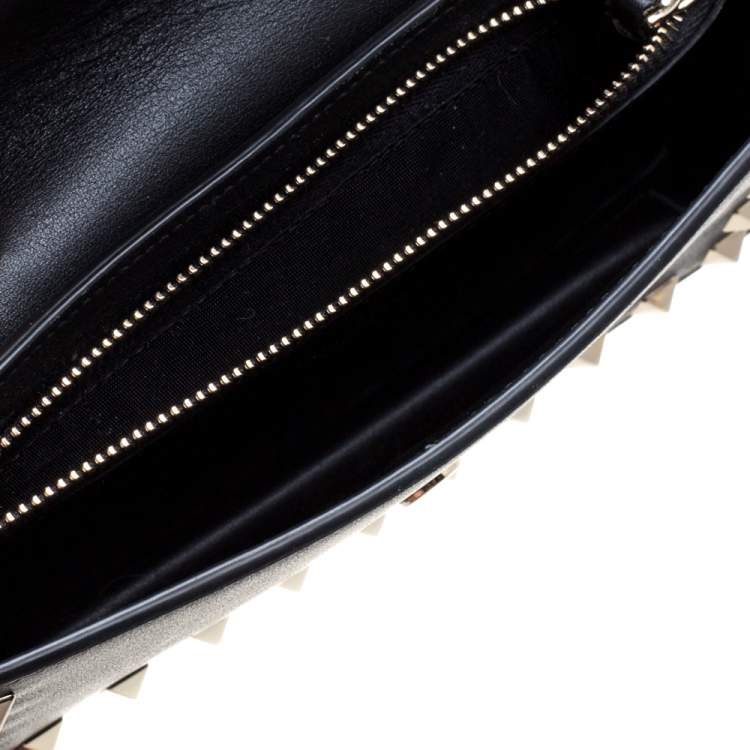 Pre Owned Valentino Black Leather Rockstud Chain Phone Case