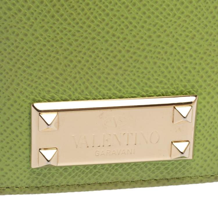 Pre Owned Valentino Green Grained Leather Rockstud iPhone 5 Flip Case