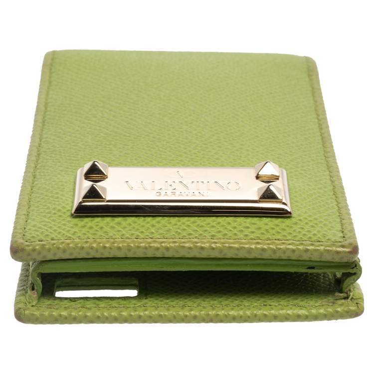Pre Owned Valentino Green Grained Leather Rockstud iPhone 5 Flip Case