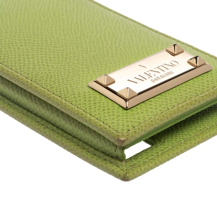 Pre Owned Valentino Green Grained Leather Rockstud iPhone 5 Flip Case