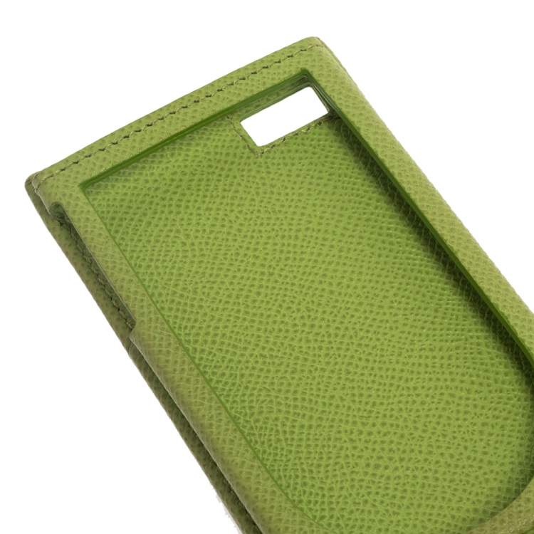 Pre Owned Valentino Green Grained Leather Rockstud iPhone 5 Flip Case