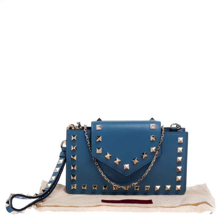 Pre Owned Valentino Blue Leather Rockstud Chain Phone Case