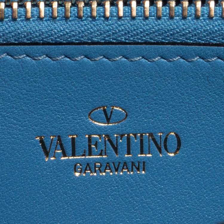 Pre Owned Valentino Blue Leather Rockstud Chain Phone Case