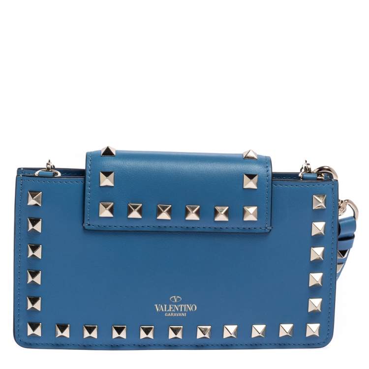 Pre Owned Valentino Blue Leather Rockstud Chain Phone Case