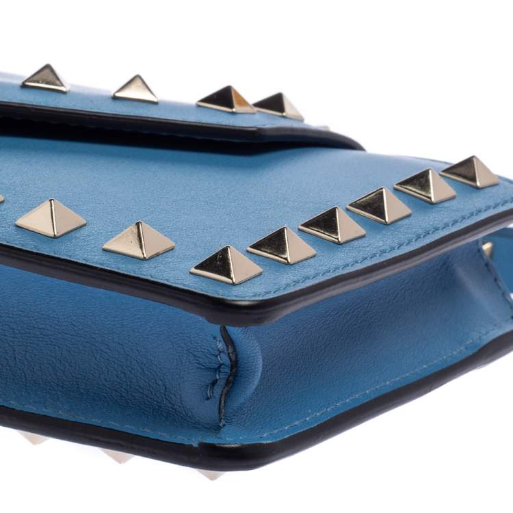 Pre Owned Valentino Blue Leather Rockstud Chain Phone Case