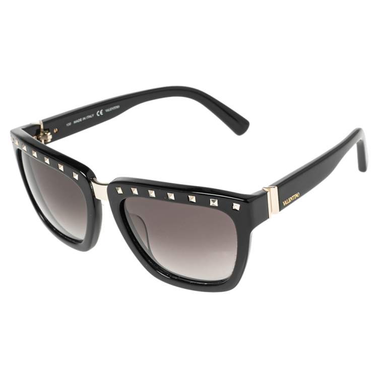 Pre Owned Valentino Black Rockstud V675S Wayfarer Gradient Sunglasses