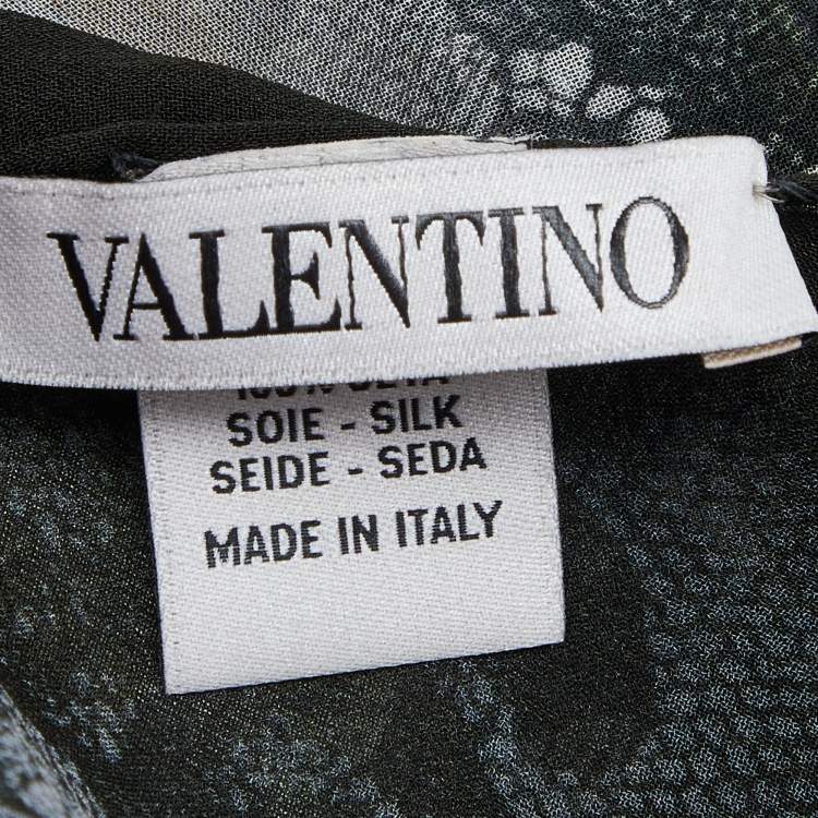 Pre Owned Valentino Black Rose Printed Silk Scarf