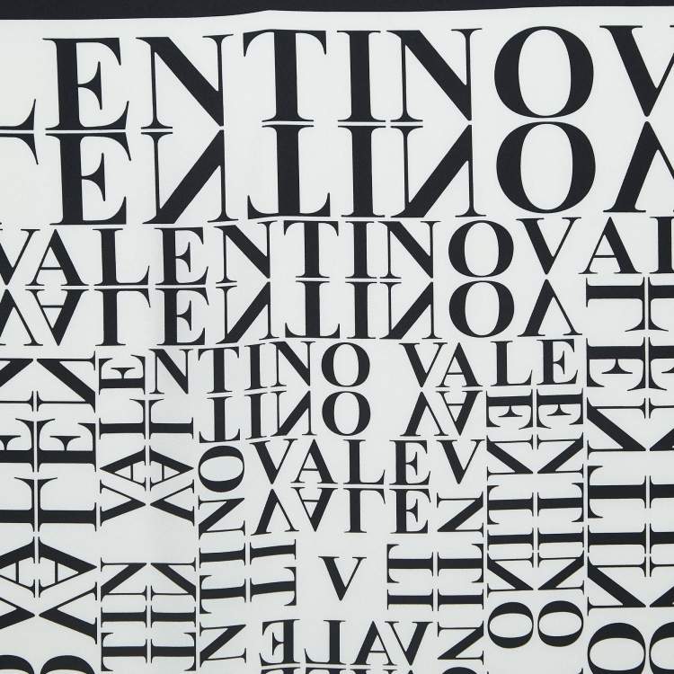 Pre Owned Valentino White/Black Signature Print Silk Square Scarf