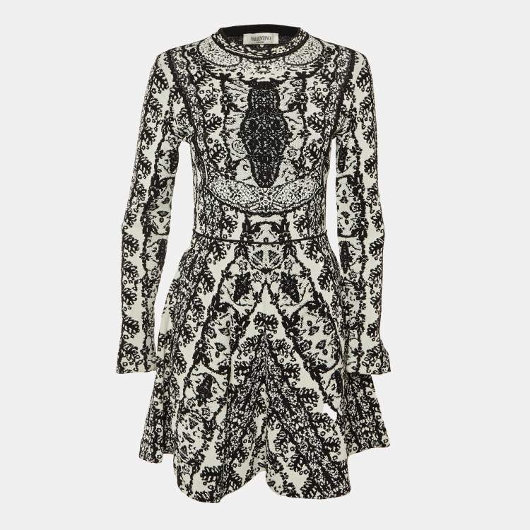 مملوكة مسبقًا Valentino Black/White Jacquard Knit Mini Dress M