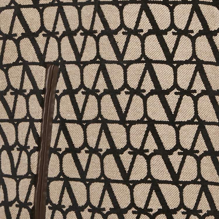 Pre Owned عباءة فالنتينو كانفاس بِيْج أحرف أحادية تشذيب جلد مقاس صغير