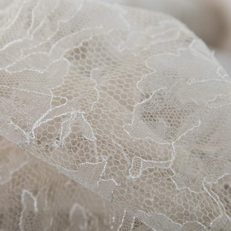 Pre Owned Valentino Beige Lace Ruffle Detail Button Front Long Sleeve Blouse L