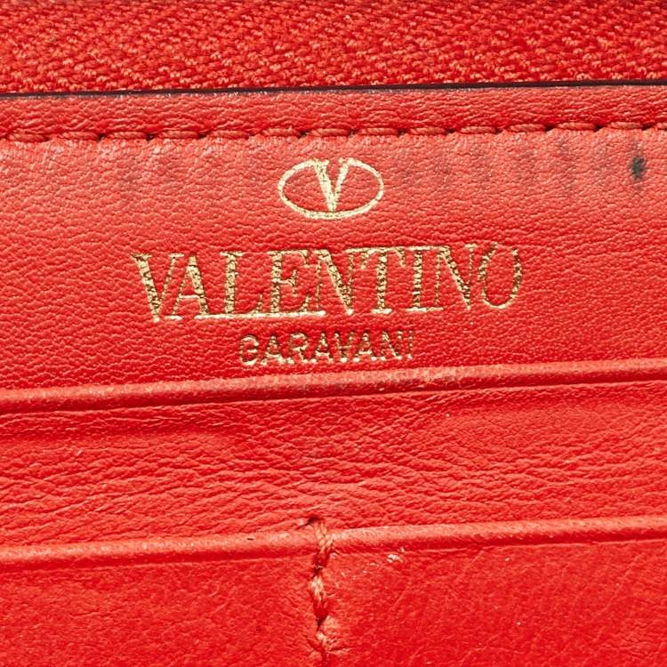 Pre Owned Valentino Red Leather Rockstud Zip Around Continental Wallet