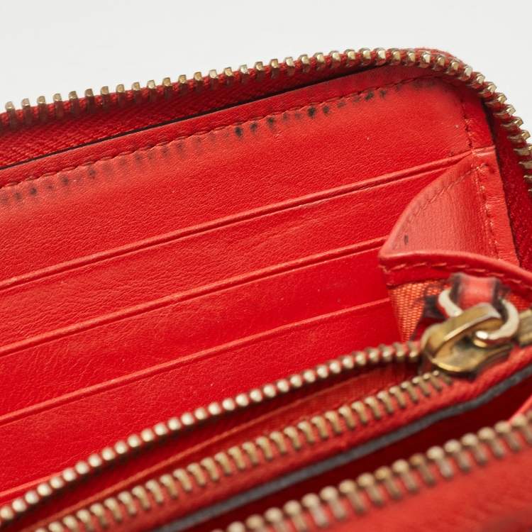 Pre Owned Valentino Red Leather Rockstud Zip Around Continental Wallet