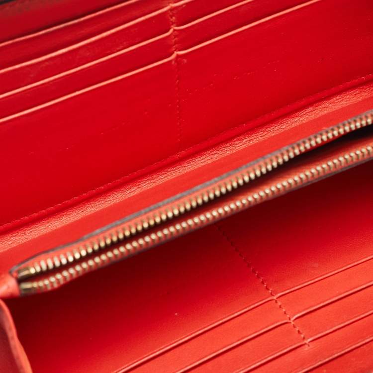 Pre Owned Valentino Red Leather Rockstud Zip Around Continental Wallet