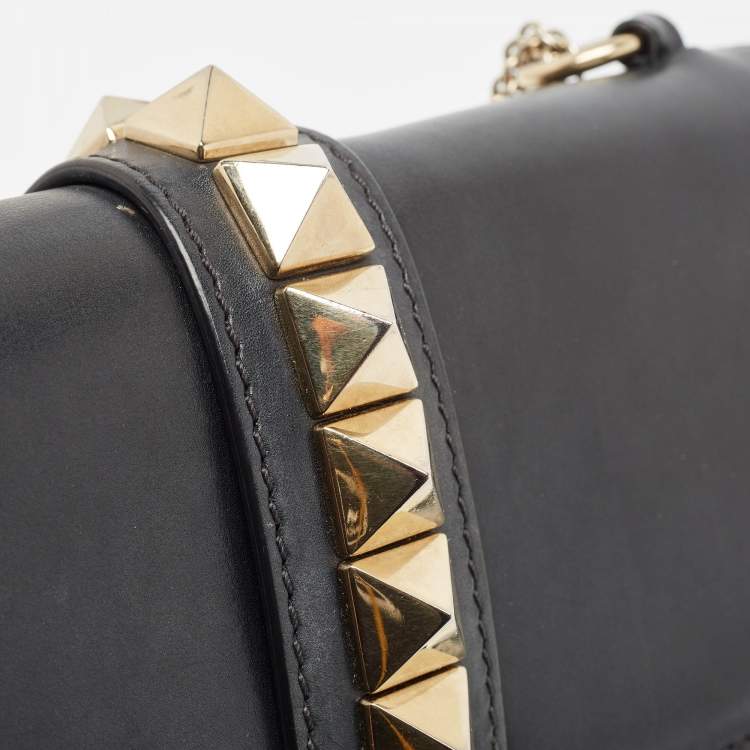 Pre Owned Valentino Black Leather Medium Rockstud Glam Lock Flap Bag